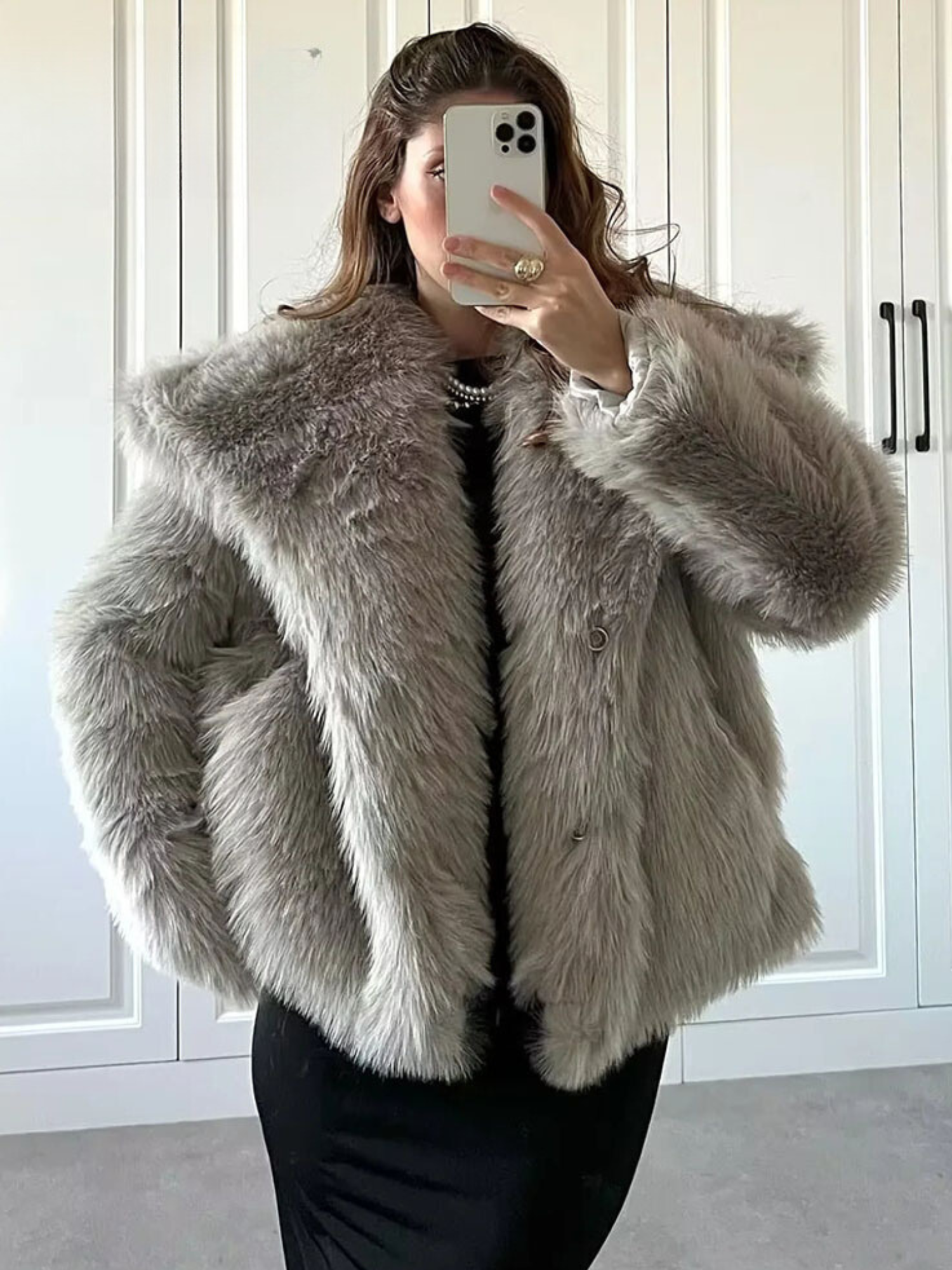 Charlotte Oversized Faux Fur Jacket – Wide Lapels