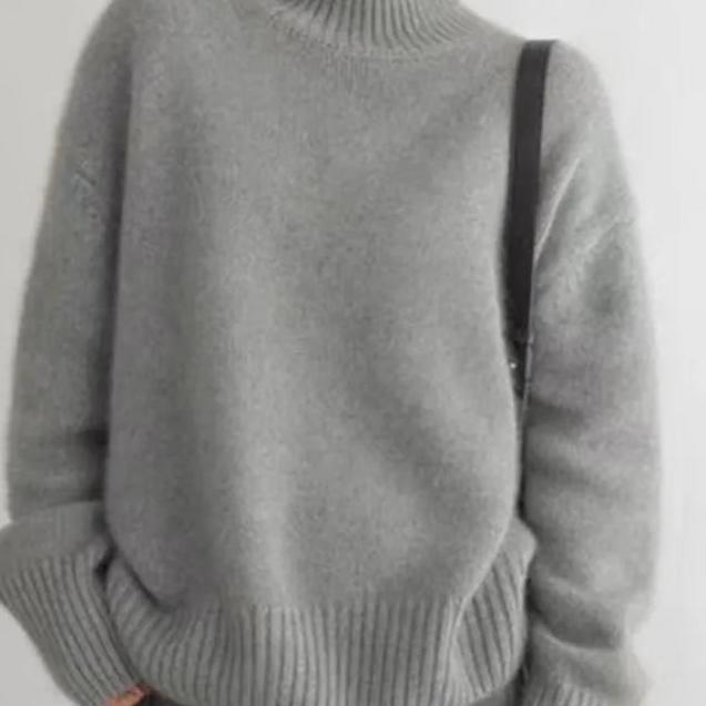 Women's Sydney Cashmere Turtleneck Sweater – Oversized Fit