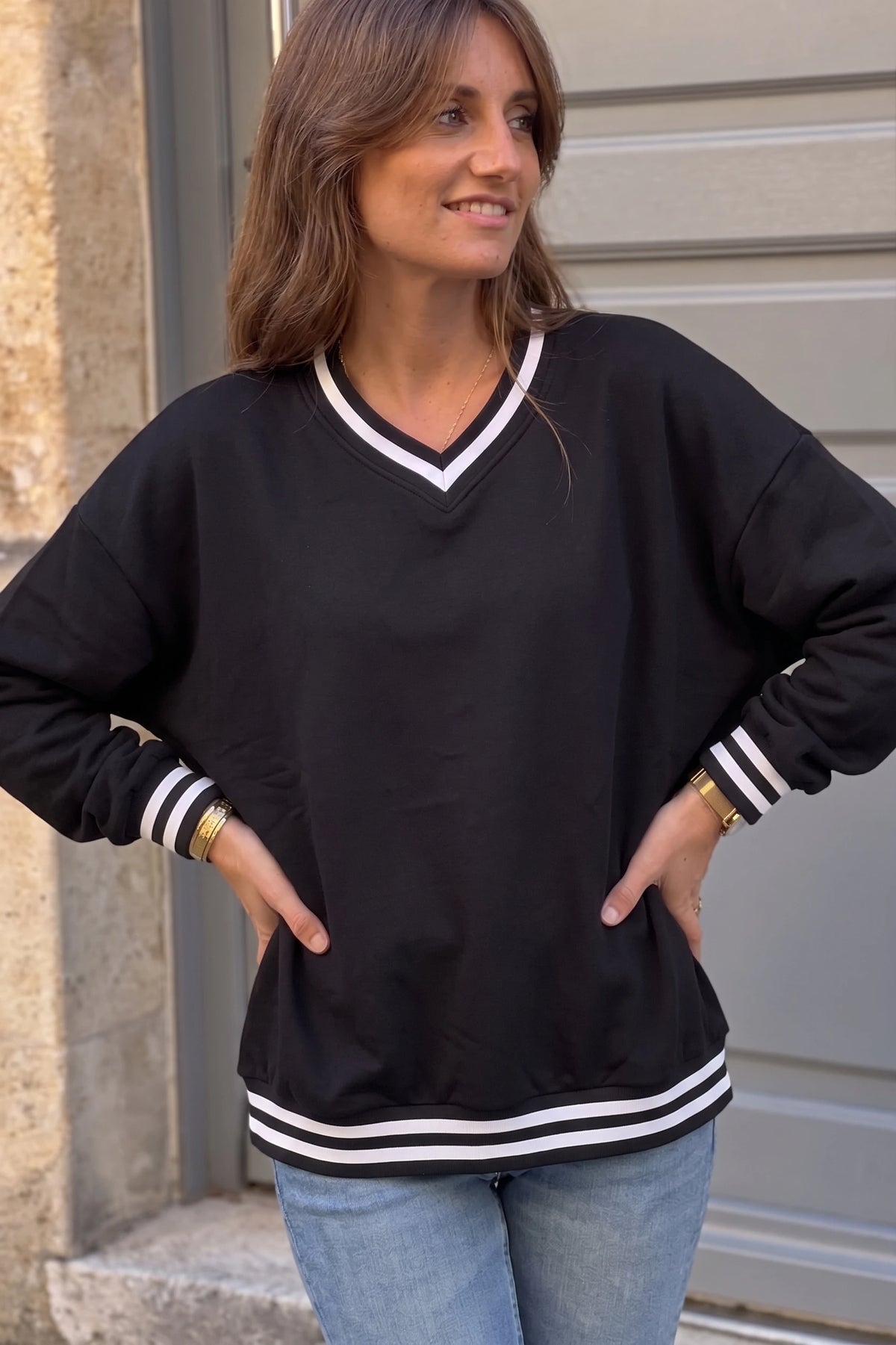 Women's Chic V-Neck Sweater – Gold Lurex Trim