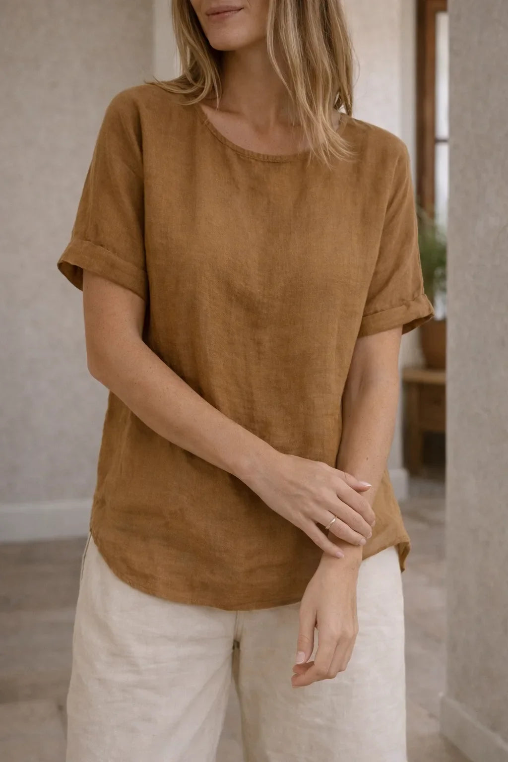 Lightweight Women's Top With Short Sleeves